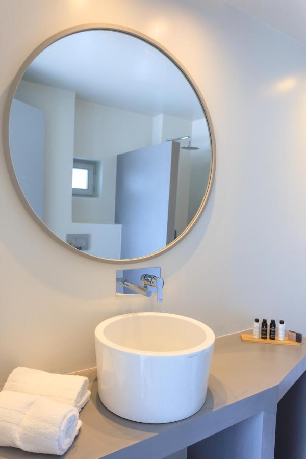 Iliades Luxury Boutique Suites Batsi  Exterior photo